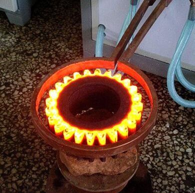 Sprocket Gear Wheel Induction Heat Treatment Machine Annealing Quenching